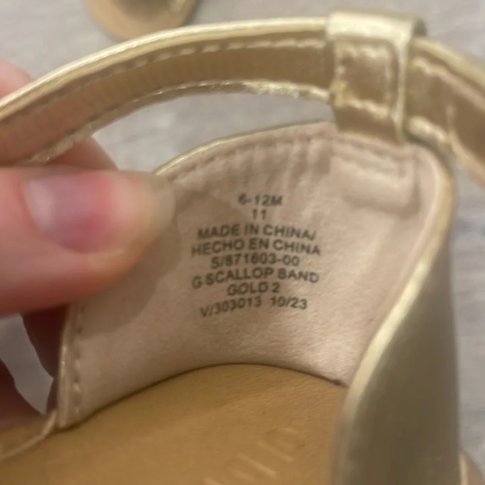 Gold Scalloped Velcro Sandals 6-12 Months